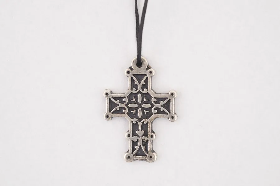 Metallkreuz zum Umhängen 1