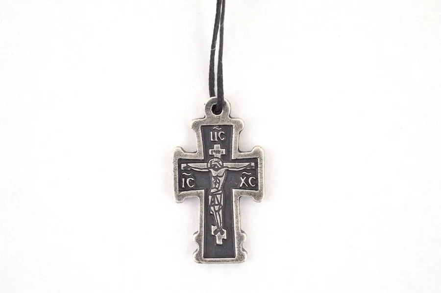 Metal neck cross 10
