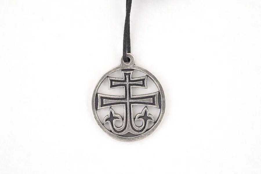 Metal neck cross 11
