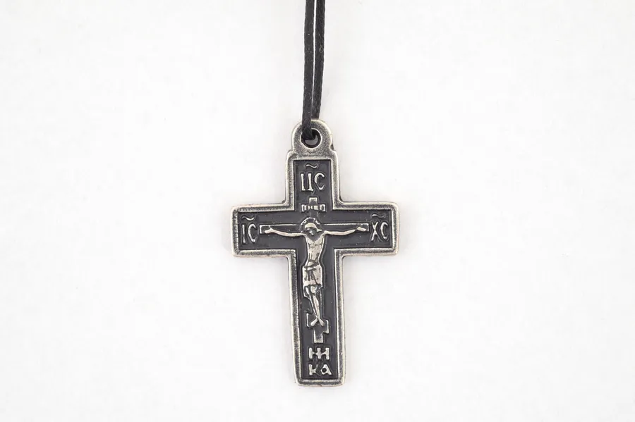 Metallkreuz zum Umhängen 13