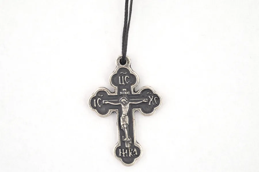 Metal neck cross 19
