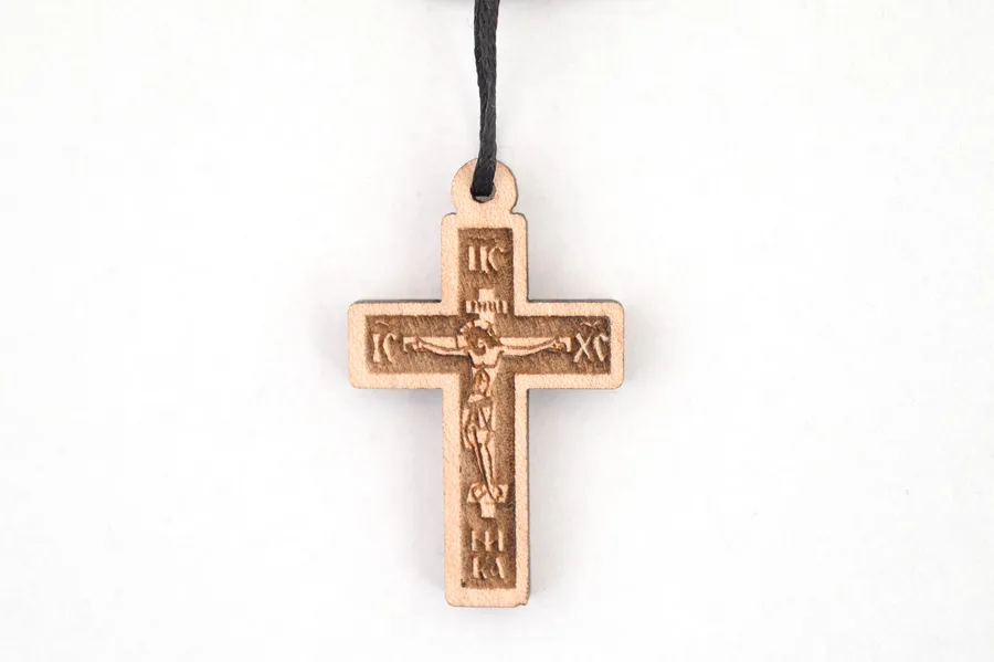 Holzkreuz zum Umhängen 24