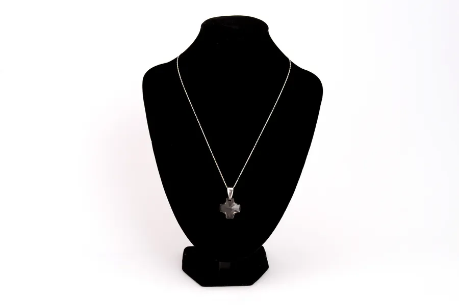 Silberkette mit Kreuz